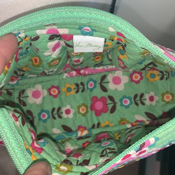 Vera Bradley adjustable strap crossbody - Picture 4 of 6